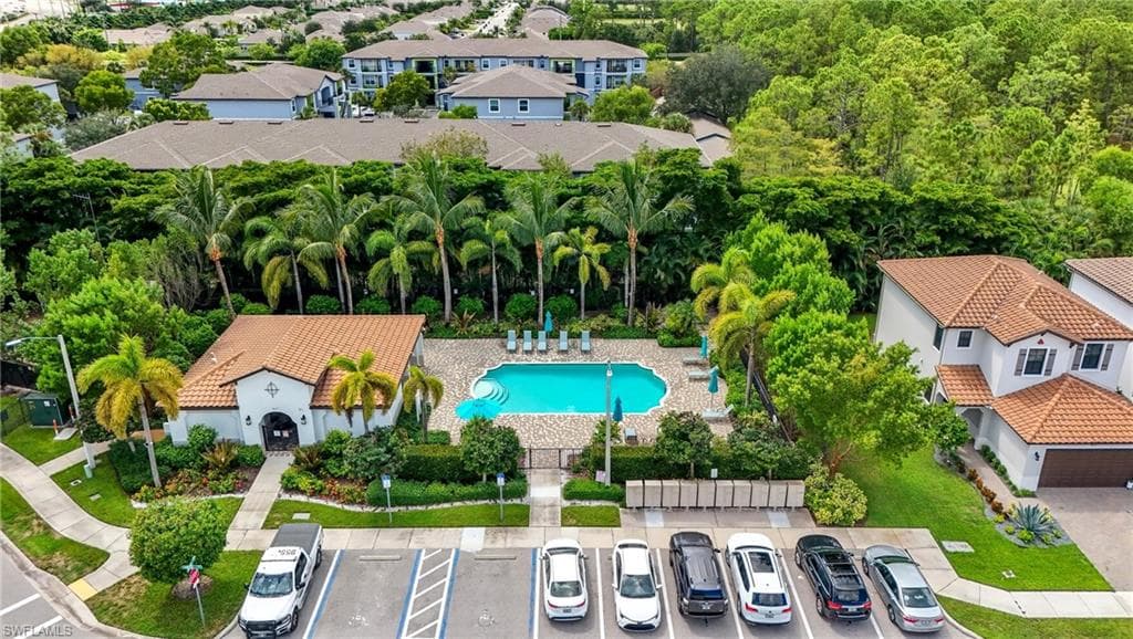 8992 Madrid Cir, Naples, FL 34104-37