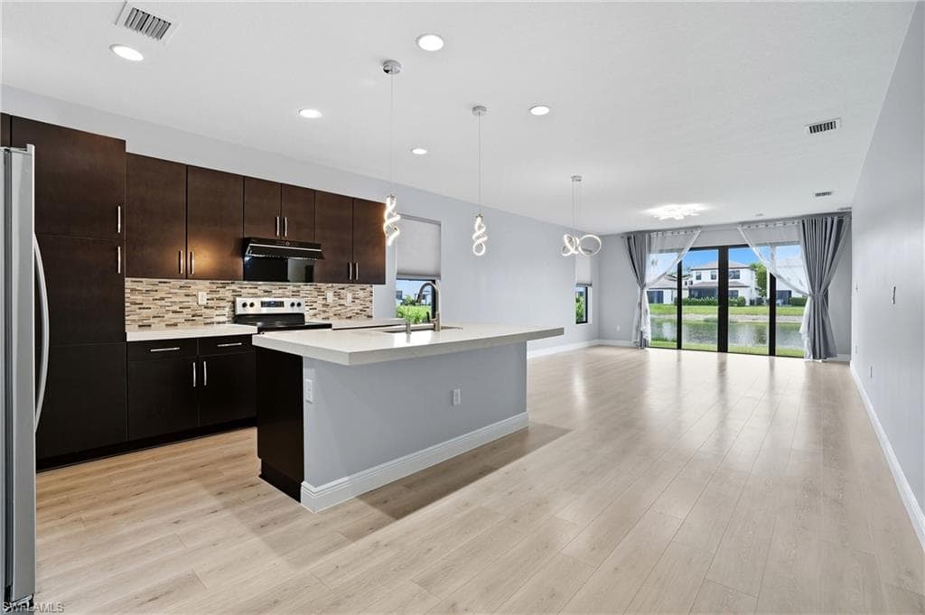 8992 Madrid Cir, Naples, FL 34104-3