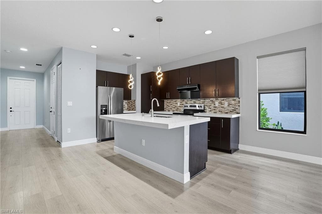 8992 Madrid Cir, Naples, FL 34104-4