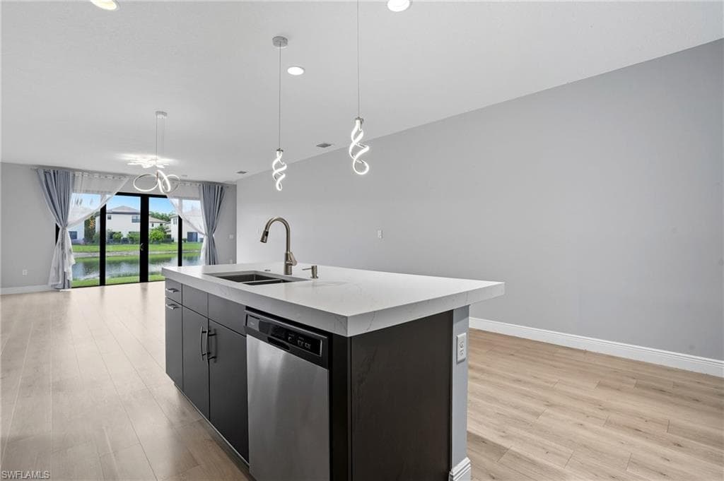 8992 Madrid Cir, Naples, FL 34104-7