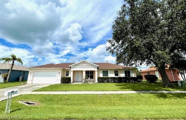 589 Genevieve Dr, Lehigh Acres, FL 33936-1