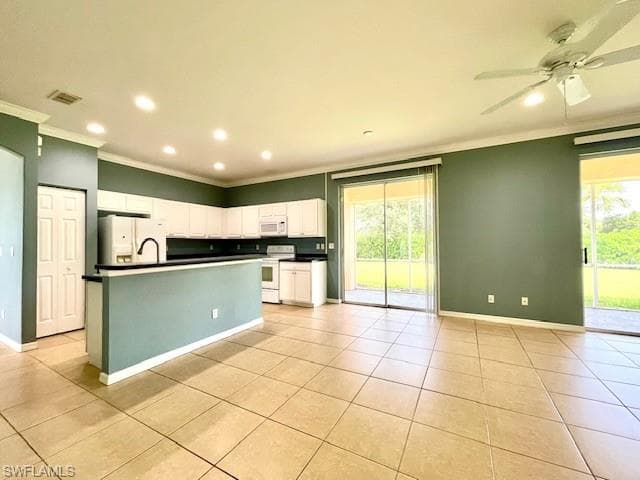 589 Genevieve Dr, Lehigh Acres, FL 33936-4