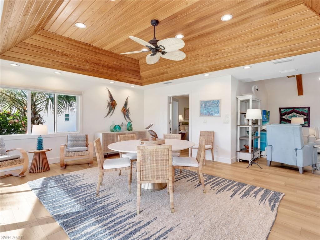 405 Grenada Ave, Naples, FL 34113-11