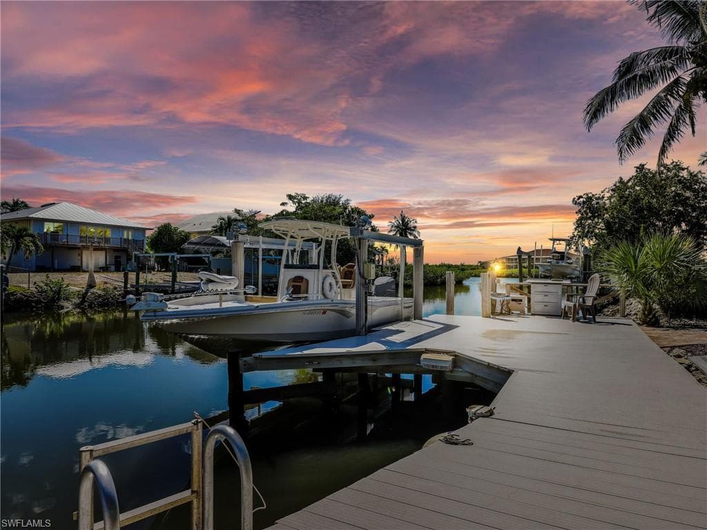 405 Grenada Ave, Naples, FL 34113-1