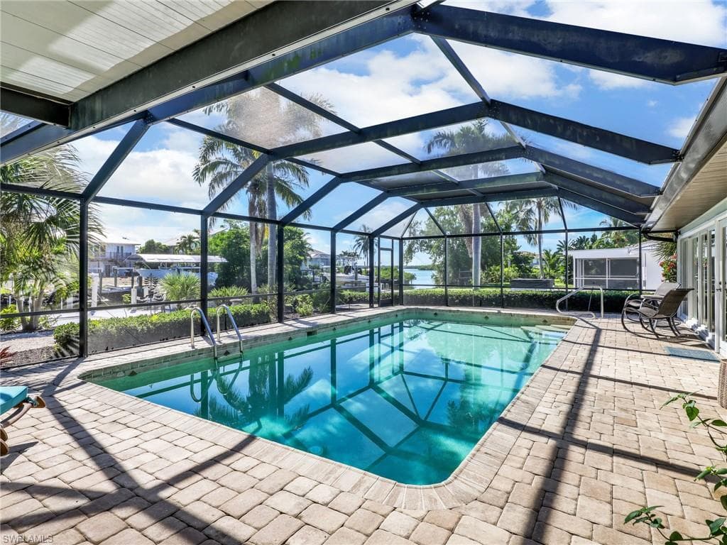 405 Grenada Ave, Naples, FL 34113-28