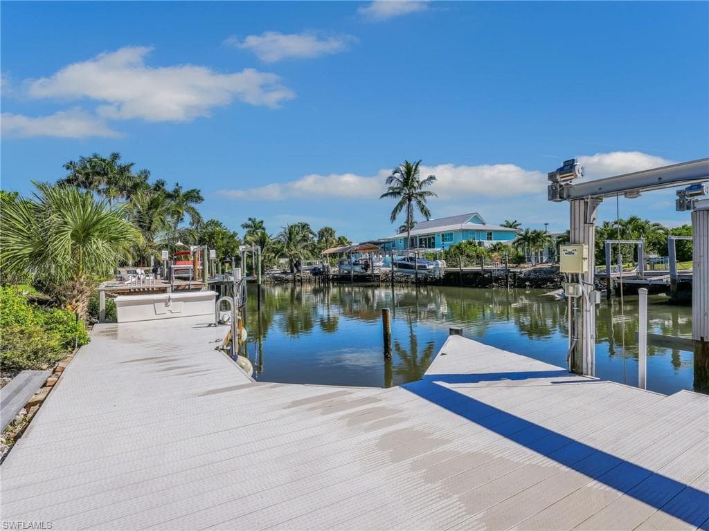 405 Grenada Ave, Naples, FL 34113-31