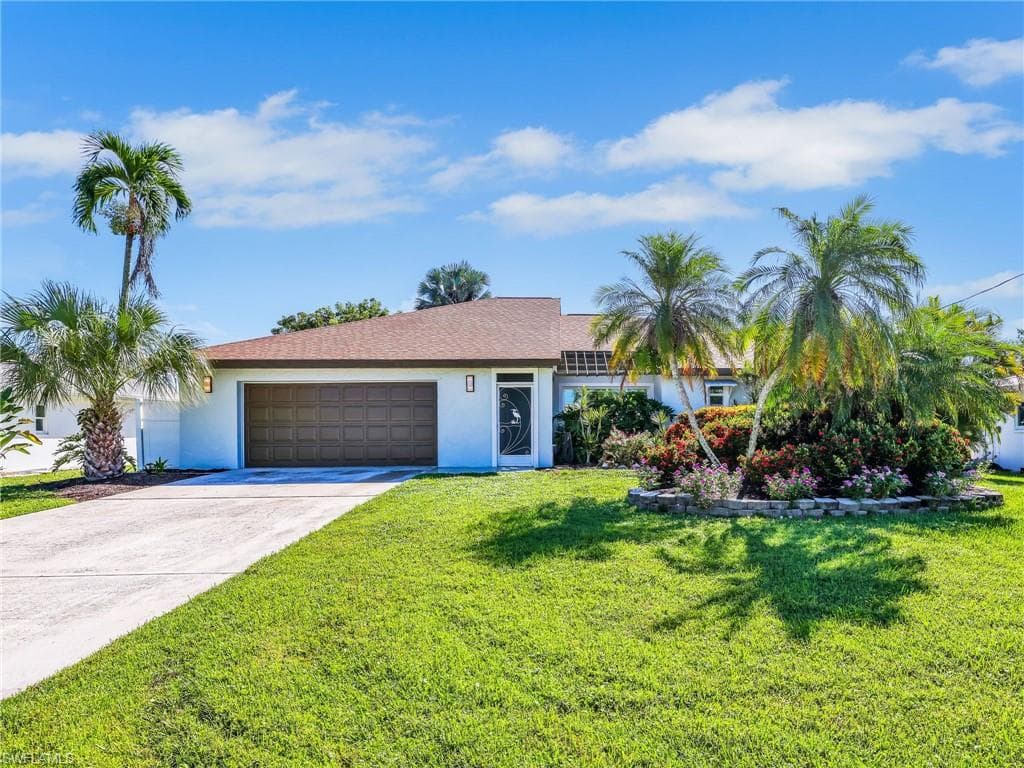 405 Grenada Ave, Naples, FL 34113-2