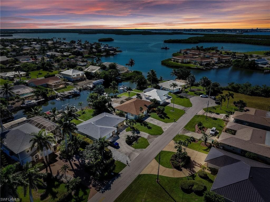 405 Grenada Ave, Naples, FL 34113-3