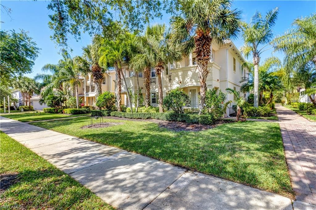 28260 Villagewalk Cir, Bonita Springs, FL 34135-1