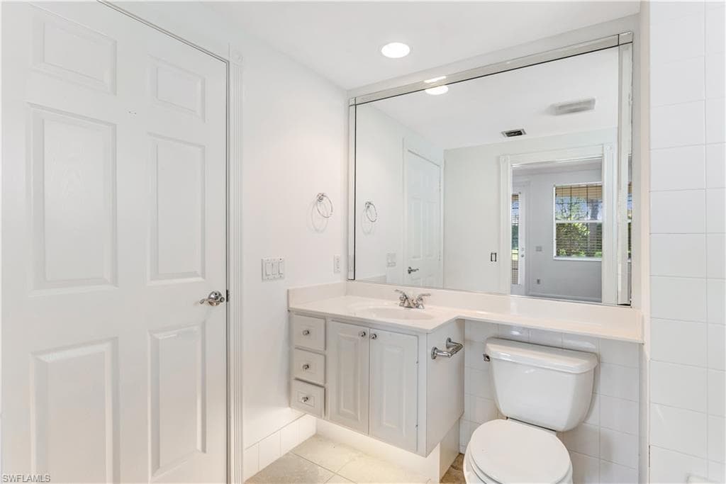 28260 Villagewalk Cir, Bonita Springs, FL 34135-36