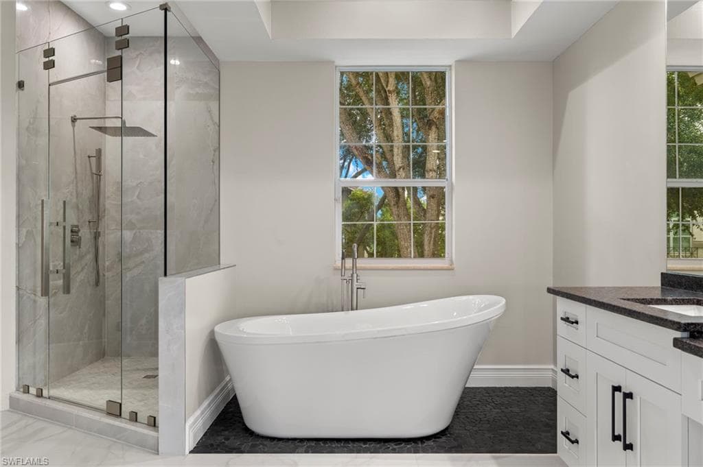 164 Colonade Cir 1307, Naples, FL 34103-17