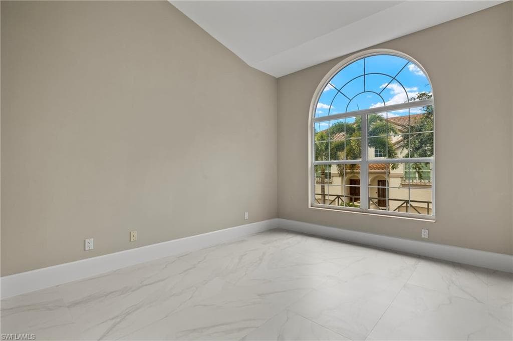 164 Colonade Cir 1307, Naples, FL 34103-23