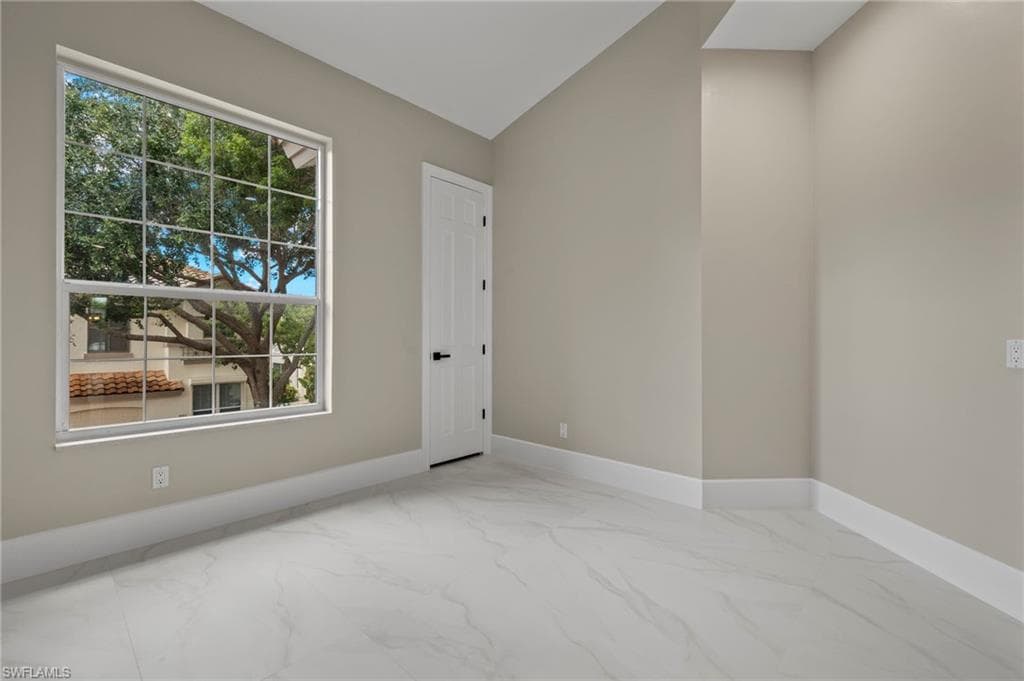 164 Colonade Cir 1307, Naples, FL 34103-24