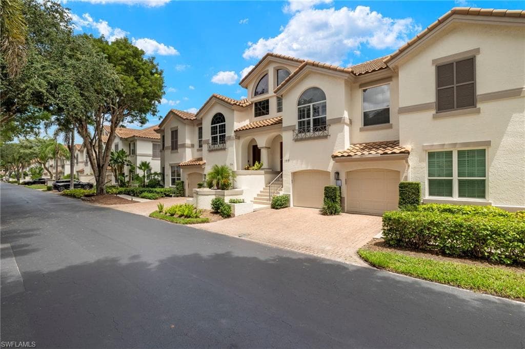 164 Colonade Cir 1307, Naples, FL 34103-1
