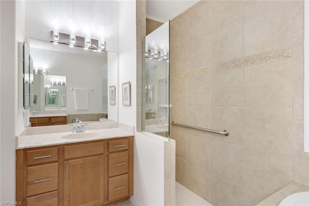 12867 Carrington Cir 102, Naples, FL 34105-25
