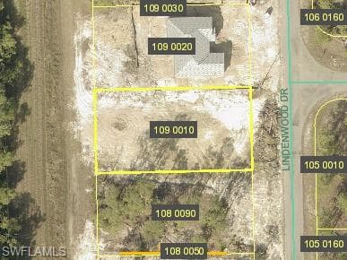 1823 Lindenwood Dr, Lehigh Acres, FL 33972-1