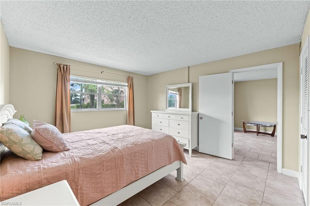 170 Turtle Lake Ct 109, Naples, FL 34105-9