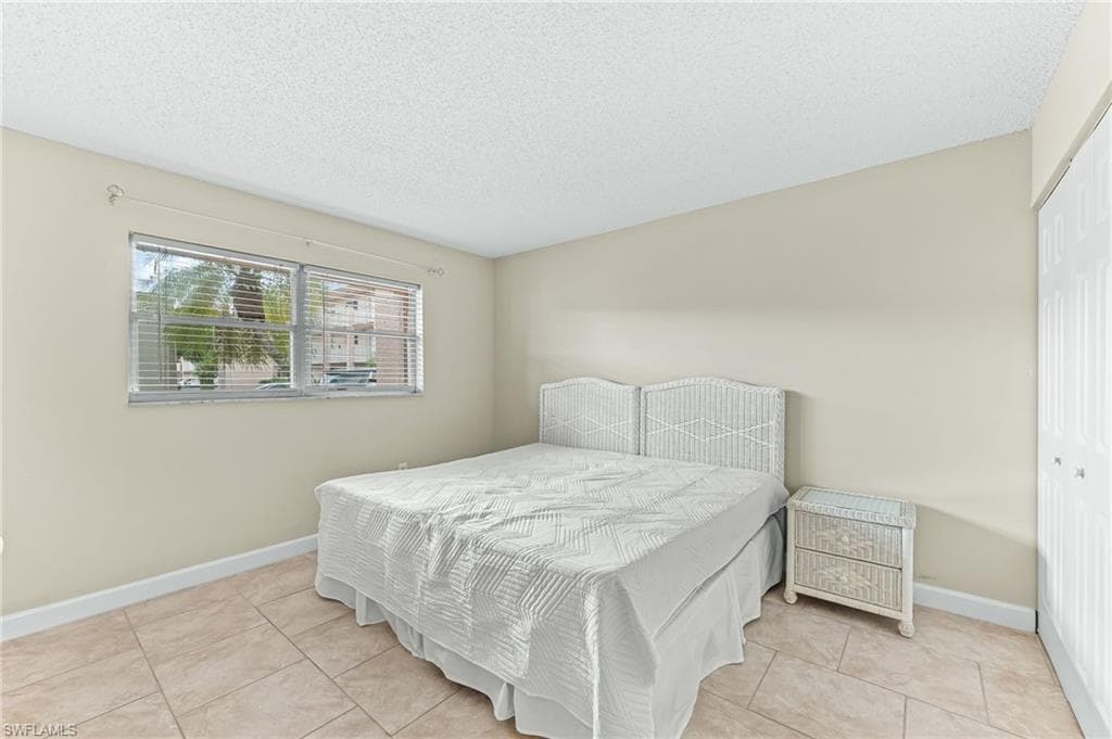 170 Turtle Lake Ct 109, Naples, FL 34105-11