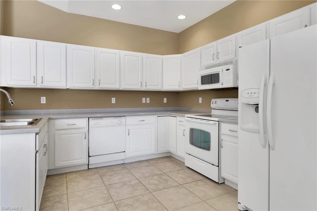 3963 Recreation Ln, Naples, FL 34116-11