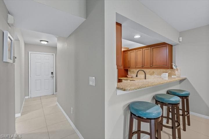 145 Robin Hood Cir 104, Naples, FL 34104-10