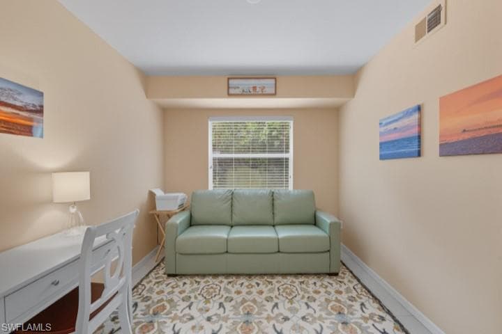 145 Robin Hood Cir 104, Naples, FL 34104-12