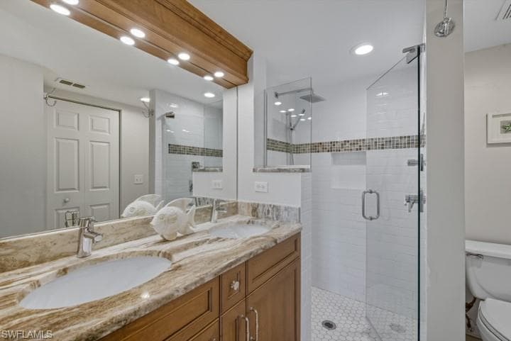 145 Robin Hood Cir 104, Naples, FL 34104-24