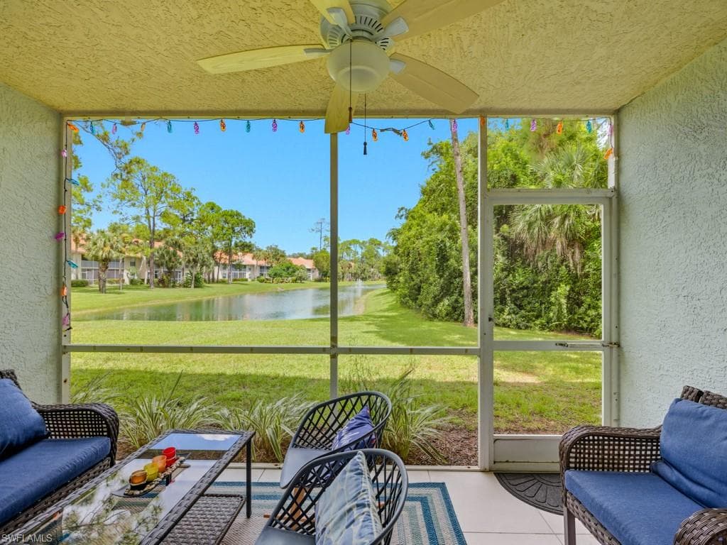 145 Robin Hood Cir 104, Naples, FL 34104-25