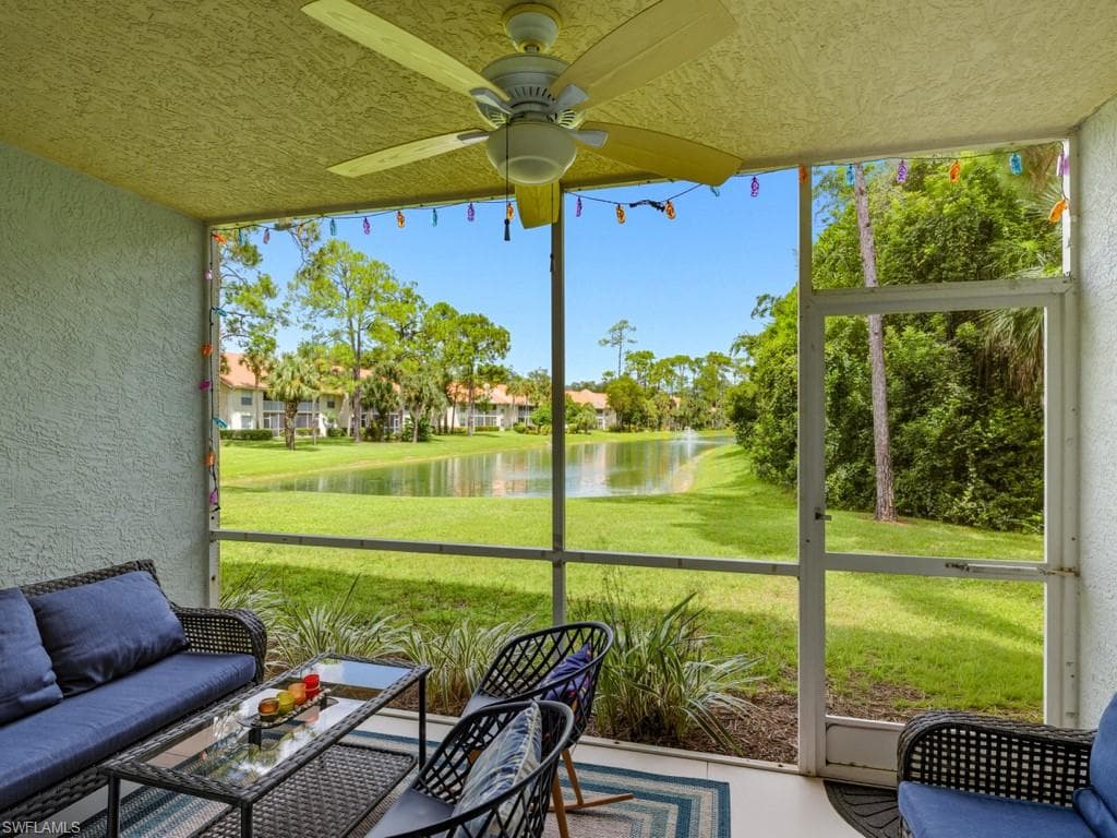 145 Robin Hood Cir 104, Naples, FL 34104-1