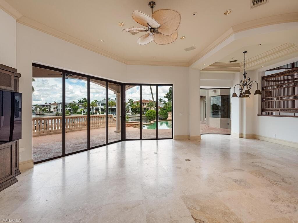 651 21st Ave S, Naples, FL 34102-9