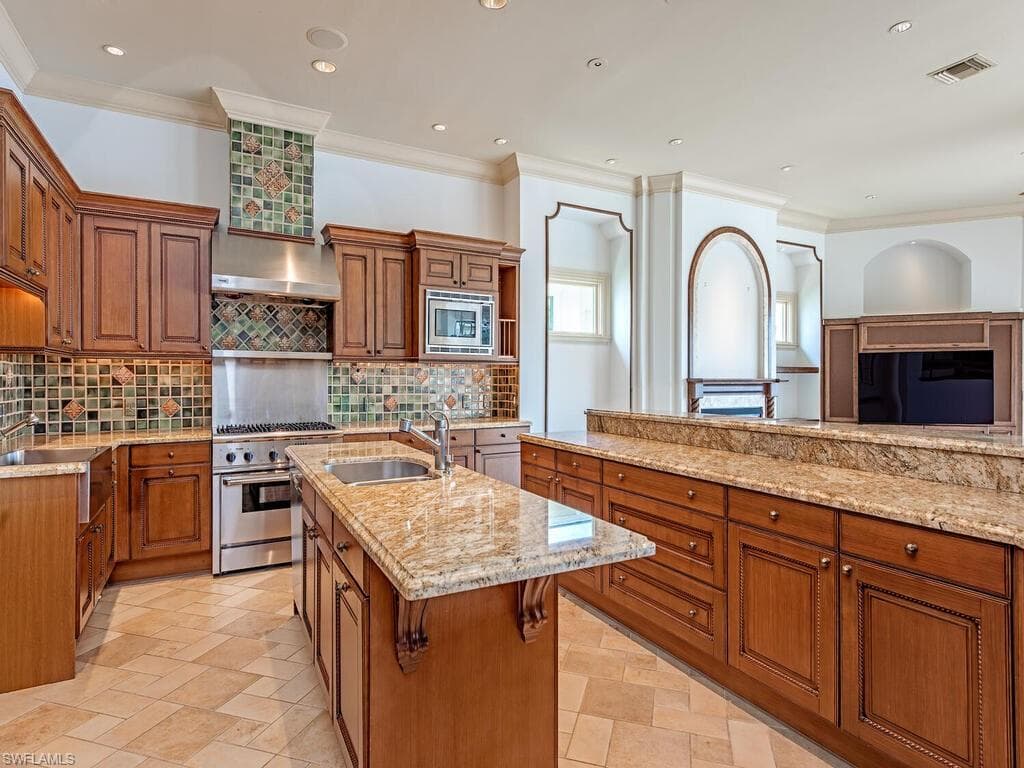 651 21st Ave S, Naples, FL 34102-12