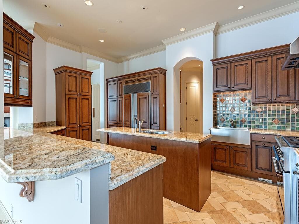 651 21st Ave S, Naples, FL 34102-13