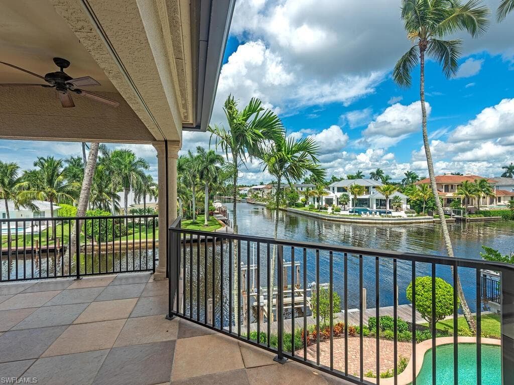 651 21st Ave S, Naples, FL 34102-24