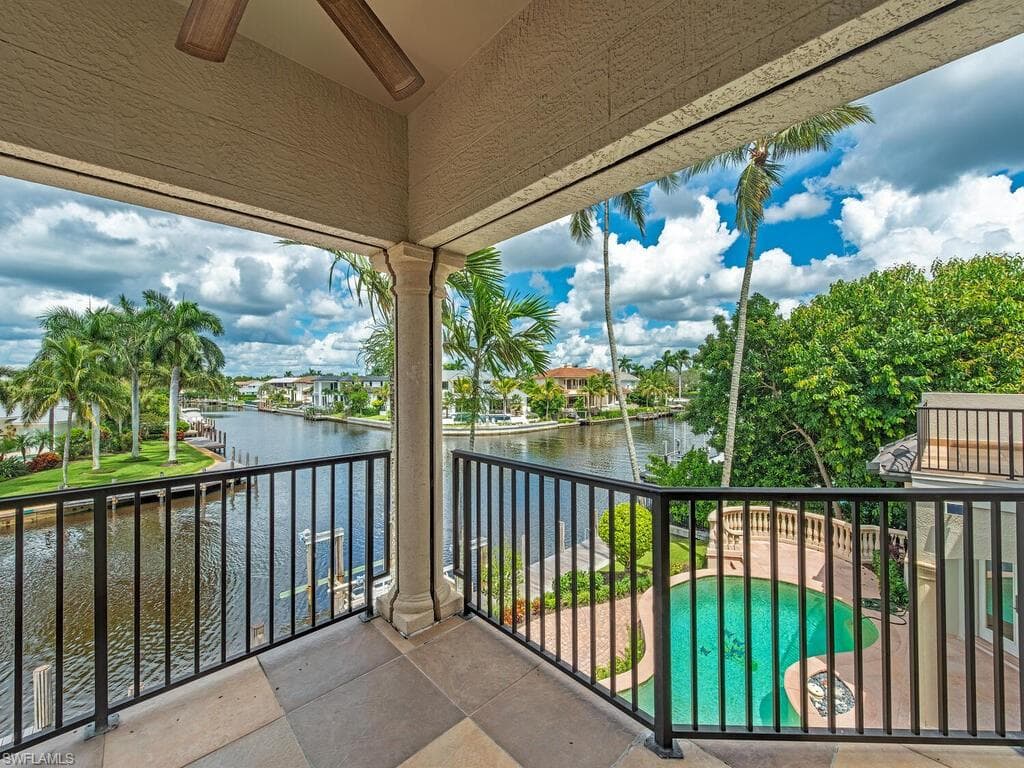 651 21st Ave S, Naples, FL 34102-25