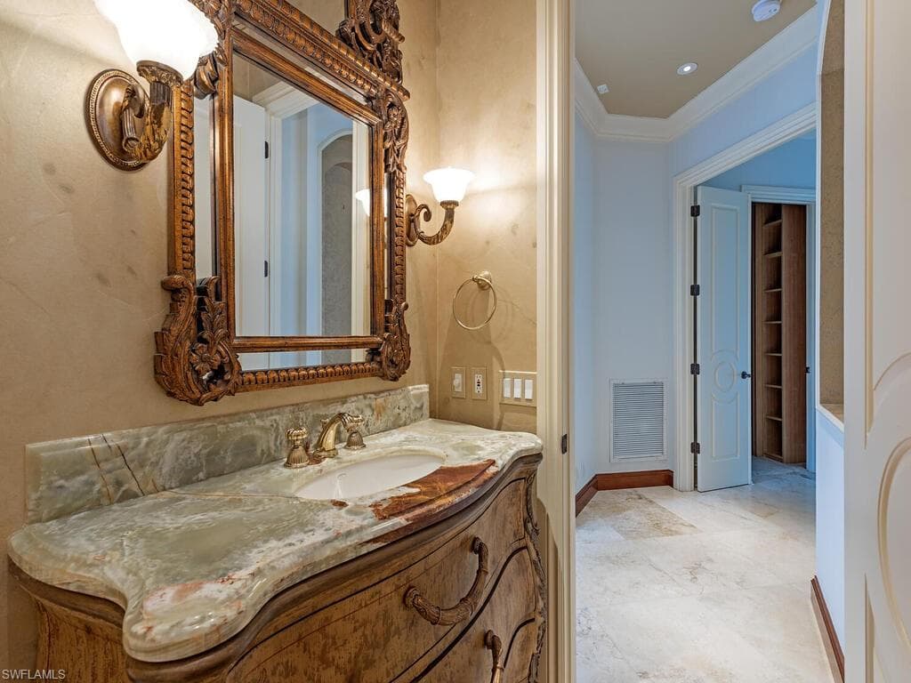 651 21st Ave S, Naples, FL 34102-33