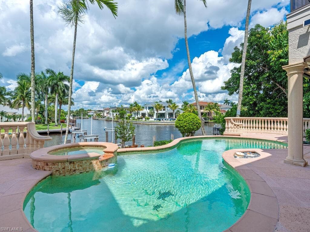 651 21st Ave S, Naples, FL 34102-40