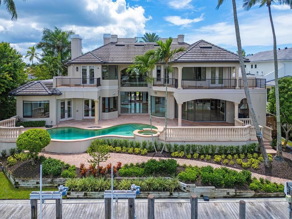 651 21st Ave S, Naples, FL 34102-4