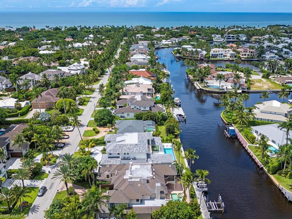 651 21st Ave S, Naples, FL 34102-5