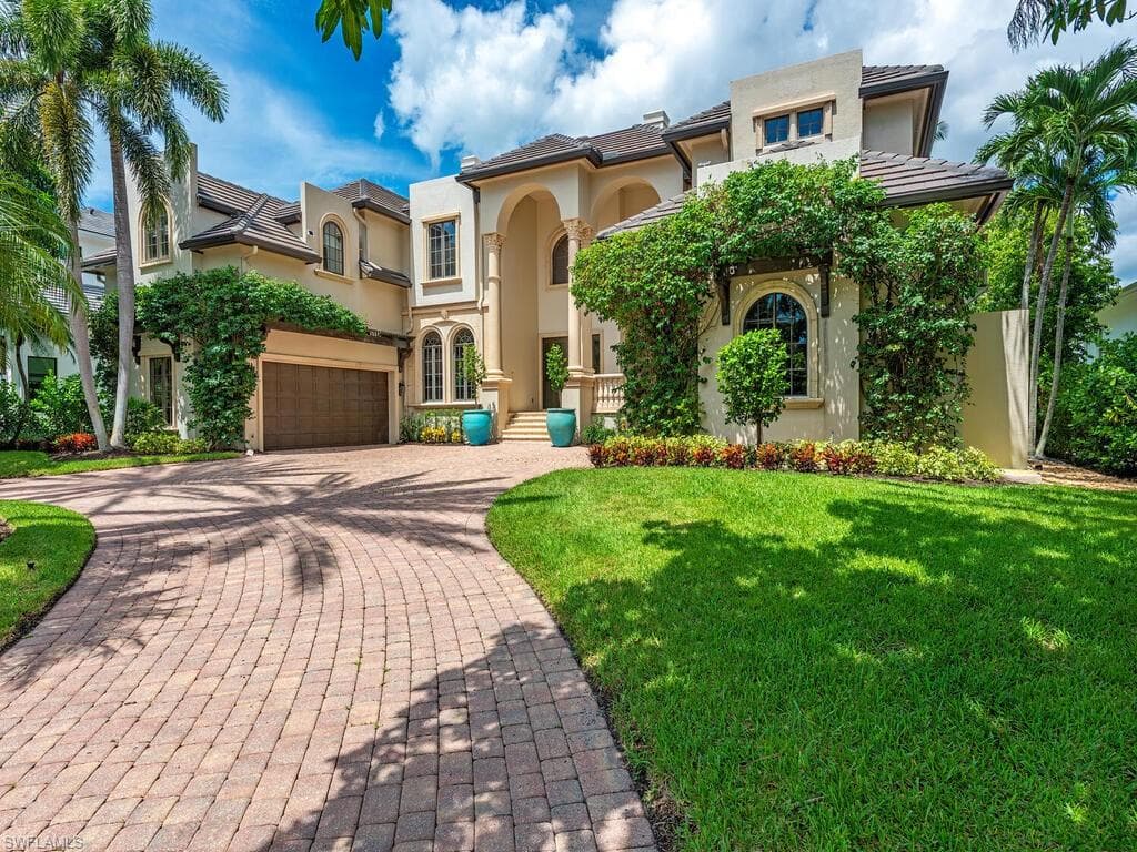 651 21st Ave S, Naples, FL 34102-7