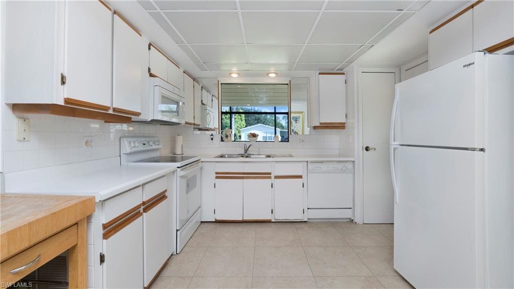 190 Lime Key Ln, Naples, FL 34114-11