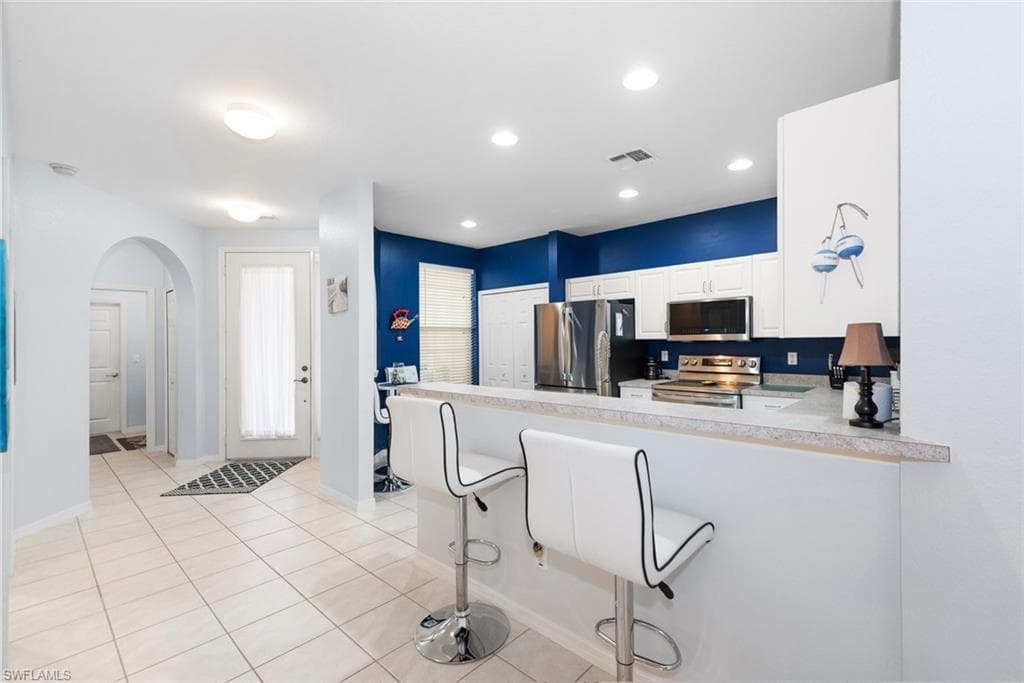 4274 Avian Ave, Fort Myers, FL 33916-8