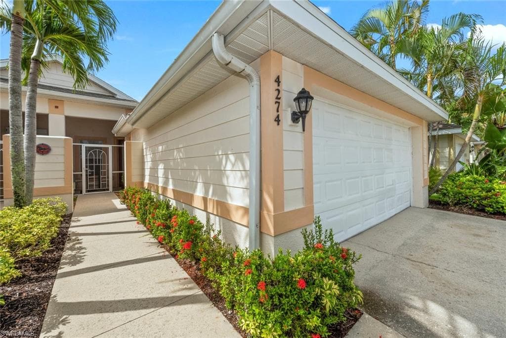 4274 Avian Ave, Fort Myers, FL 33916-2