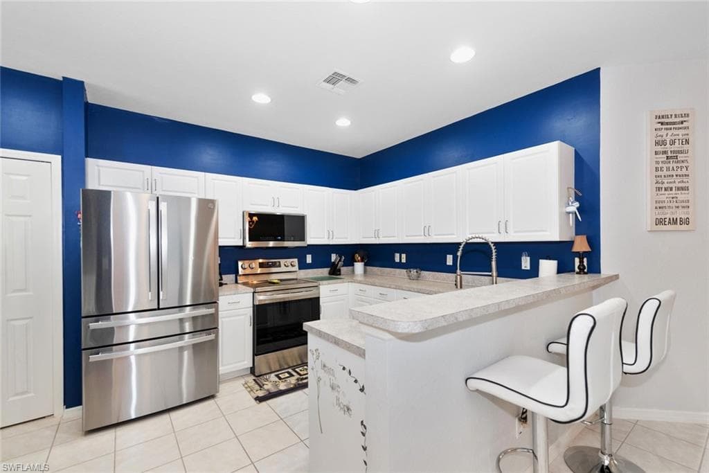 4274 Avian Ave, Fort Myers, FL 33916-5