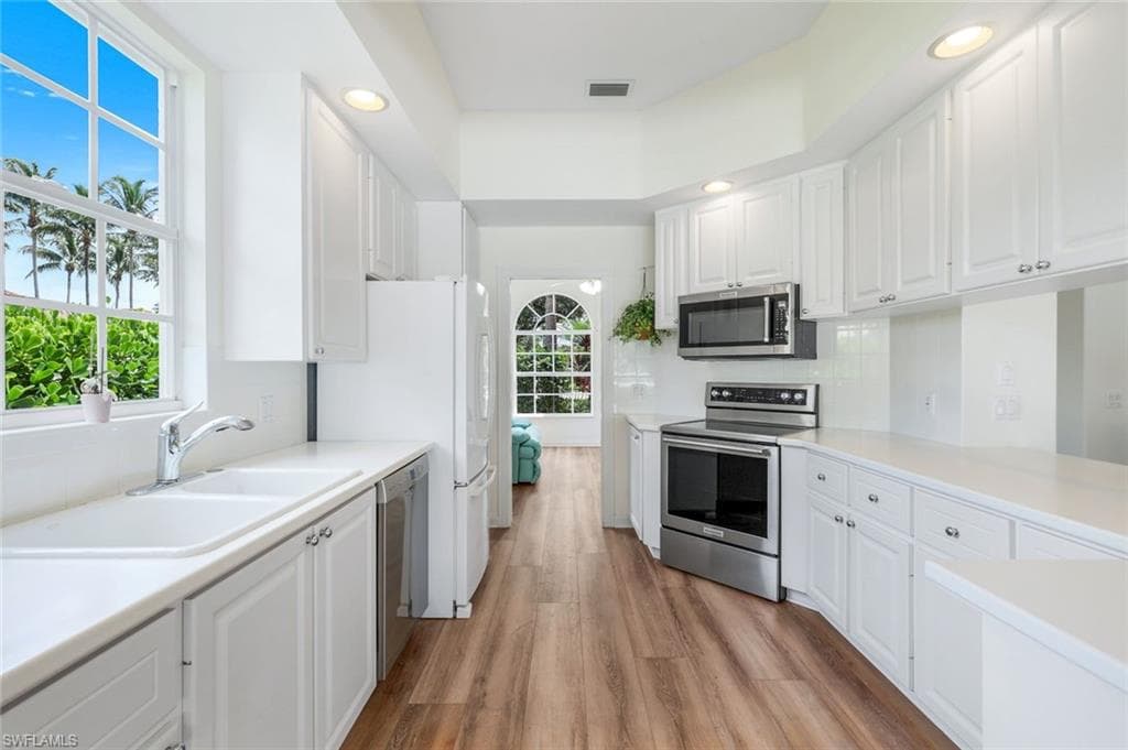 2984 Gilford Way, Naples, FL 34119-12