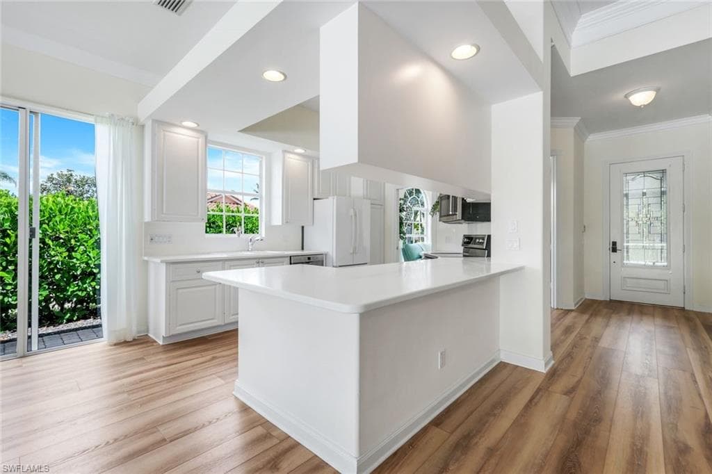 2984 Gilford Way, Naples, FL 34119-15