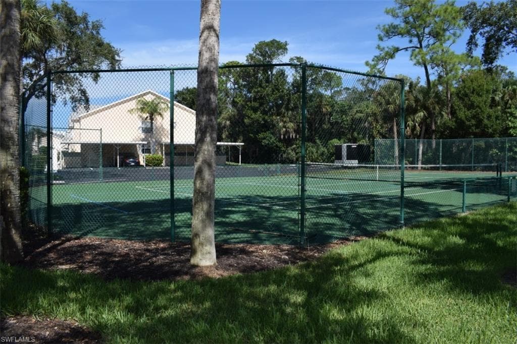 752 Wiggins Lake Dr 102, Naples, FL 34110-18