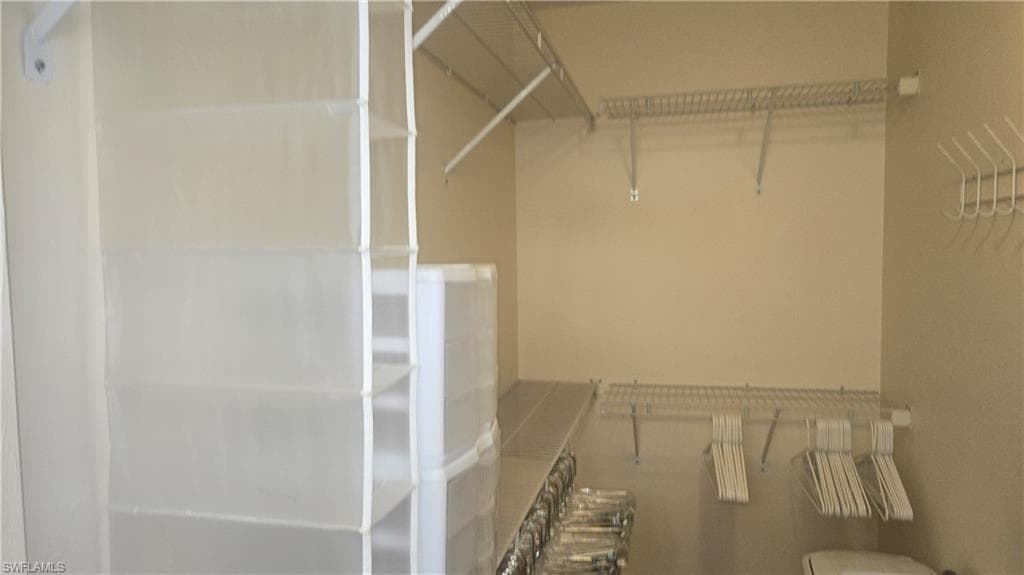 752 Wiggins Lake Dr 102, Naples, FL 34110-31