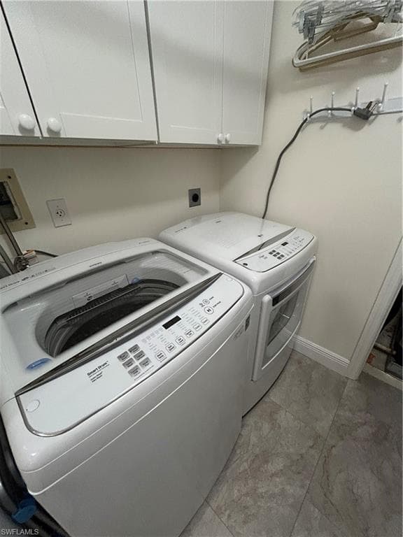 752 Wiggins Lake Dr 102, Naples, FL 34110-34