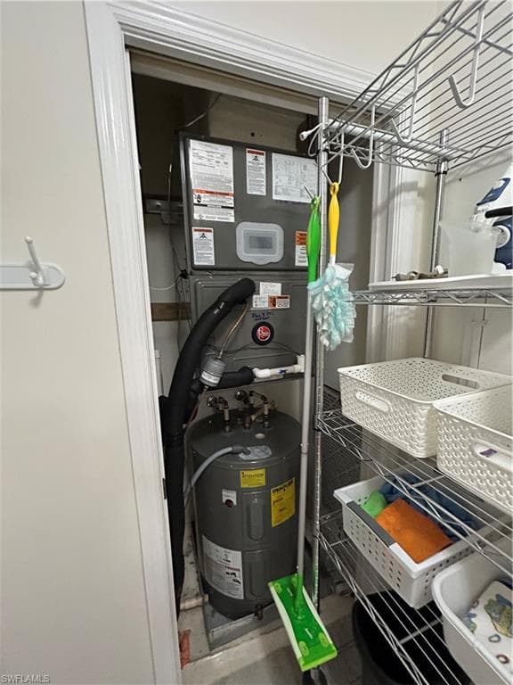 752 Wiggins Lake Dr 102, Naples, FL 34110-35