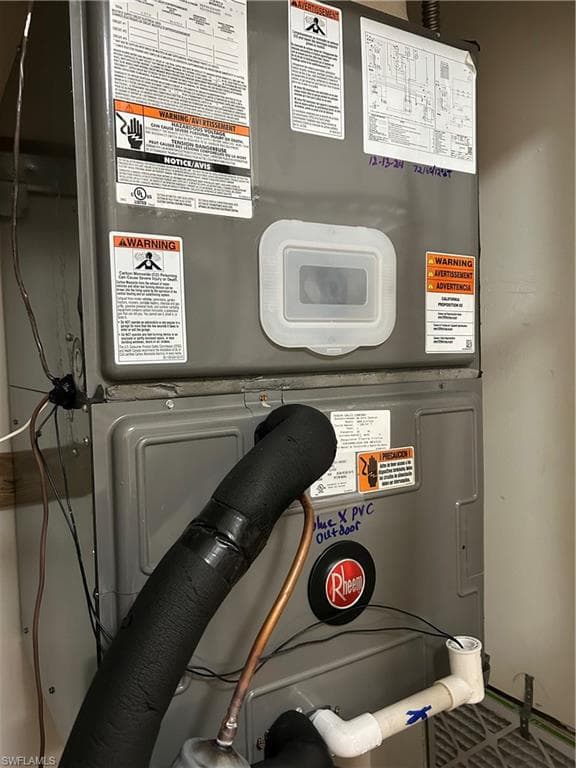 752 Wiggins Lake Dr 102, Naples, FL 34110-36