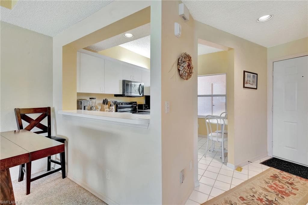 992 Woodshire Ln D303, Naples, FL 34105-5